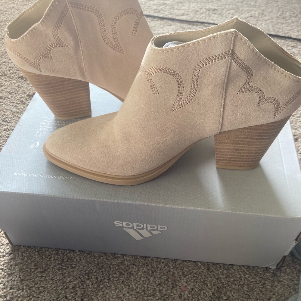 Dolce Vida Beige Women's Ankle Boots